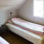 9 Person In Gurskoy-by Traum * Kjellsund