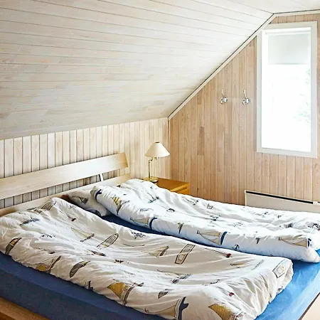 Four-bedroom In Gurskoy 1 Holiday home Kjellsund