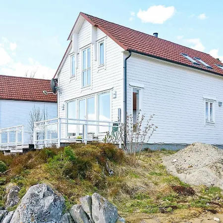 Four-bedroom In Gurskoy 1 Kjellsund