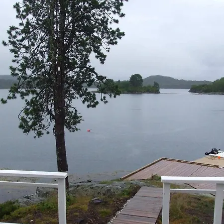 Four-bedroom In Gurskoy 1 Kjellsund