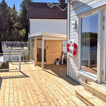 9 Person In Gurskoy-by Traum Kjellsund