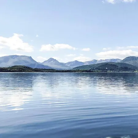 9 Person In Gurskoy-by Traum