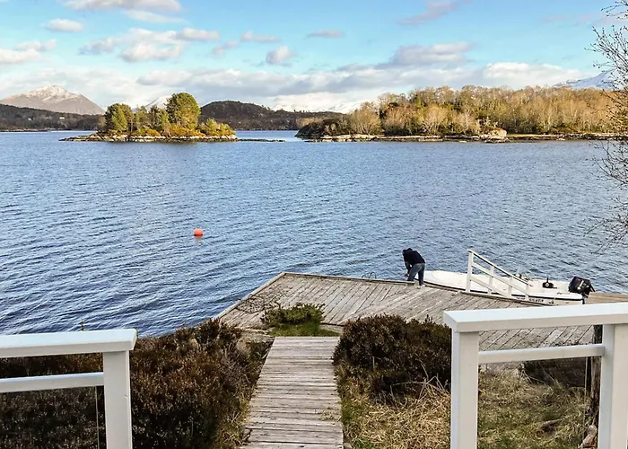 9 Person In Gurskoy-by Traum